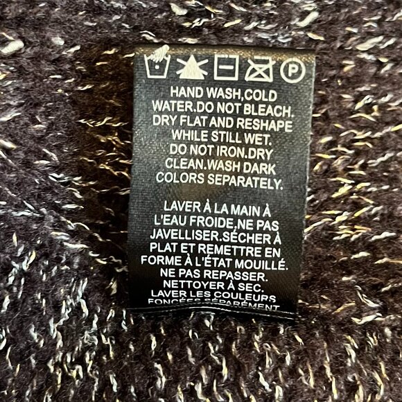 RW&CO Knit V Neck Sweater- Size US M - Picture 16 of 16